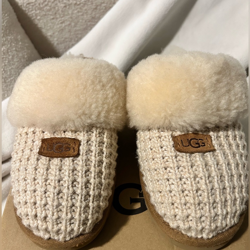 UGG - Picture 5 of 8